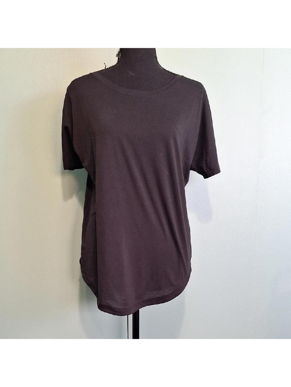 Lucy Lightweight Black Athletic Top Size Medium